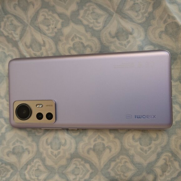xiaomi mi 12 in purple used for a couple of months, updated to android 14 - Picture 3 of 5